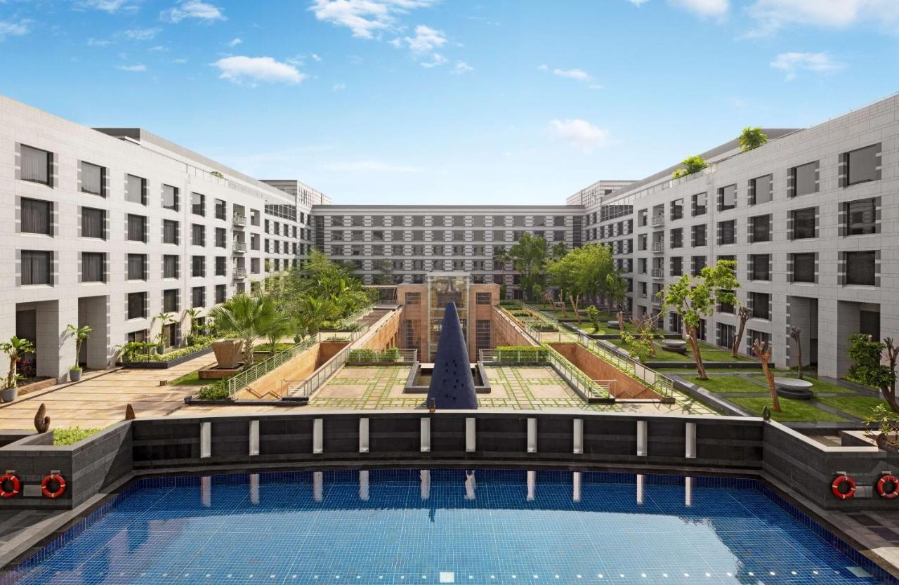 Grand Hyatt Mumbai Hotel And Residences מראה חיצוני תמונה The campus of the University of Electronic Science and Technology of China