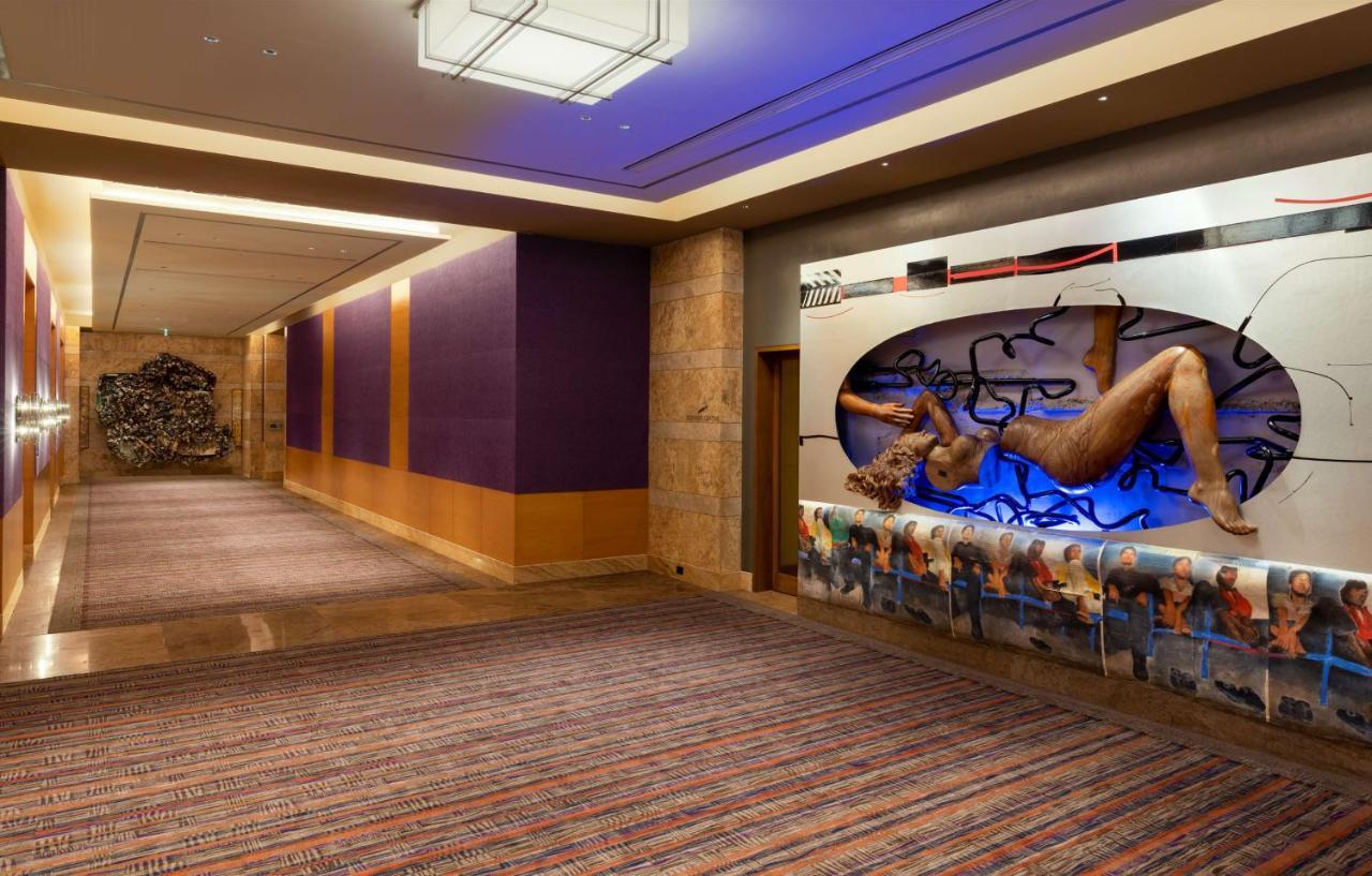 Grand Hyatt Mumbai Hotel And Residences מראה חיצוני תמונה The hallway of the Hard Rock Hotel
