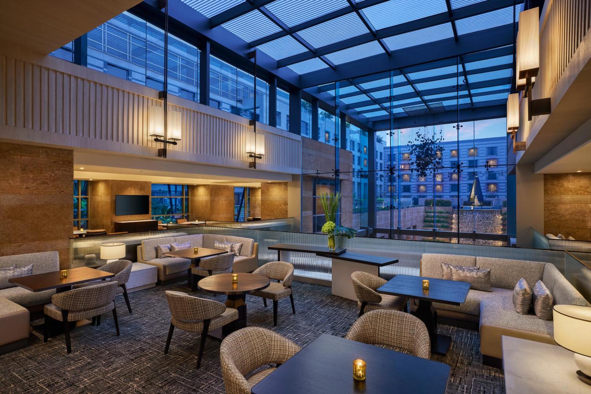 Grand Hyatt Mumbai Hotel And Residences מראה חיצוני תמונה The Lounge at the Westin