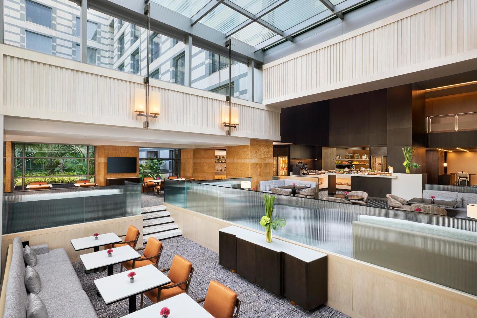 Grand Hyatt Mumbai Hotel And Residences מראה חיצוני תמונה The Lounge at Hong Kong International Airport